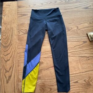 Cotopaxi Mariposa Leggings Women XS Multicolor Capris
Workout Lightweight